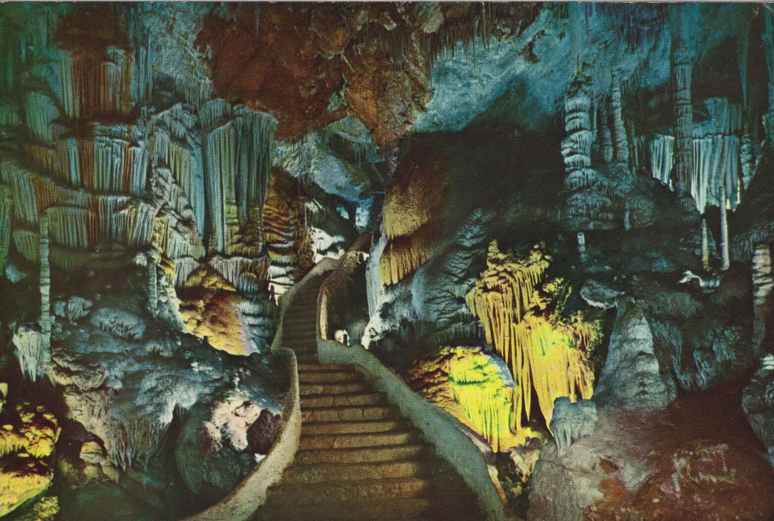 059 001 edited 1 e1705393064117 Underground wonders: Explore the caves of Mallorca