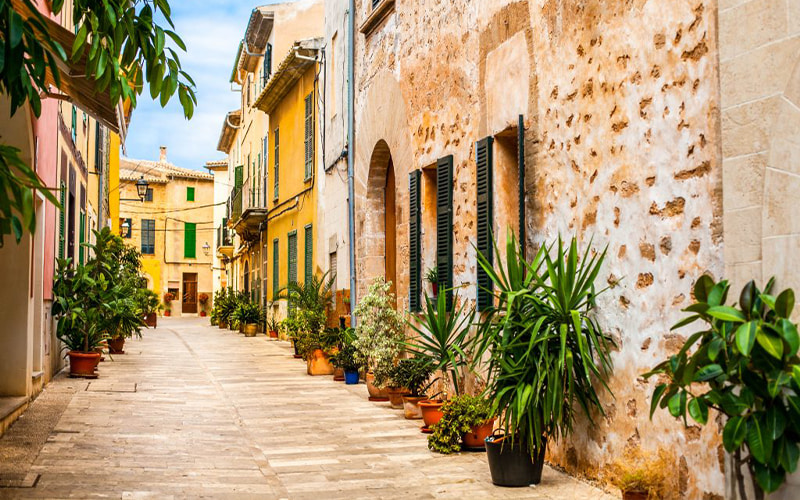 Alcudia Old Town in Majorca Mallorca shutterstock 436456063 2 1024x683 1 The best areas to stay in Majorca