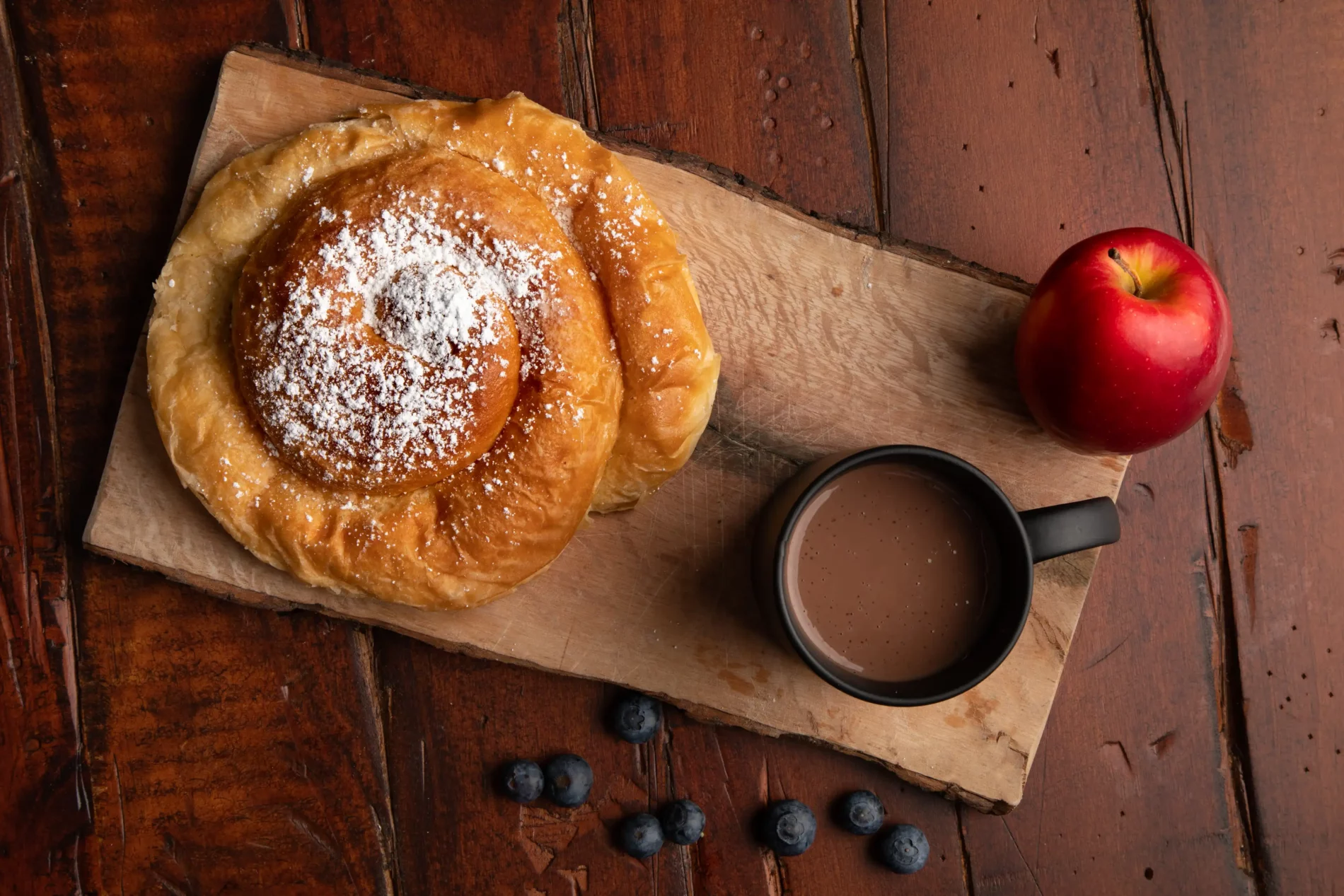 breakfast food and drink on wooden table 2022 03 04 06 13 48 utc 1 S'illot: Mallorca's hidden gem