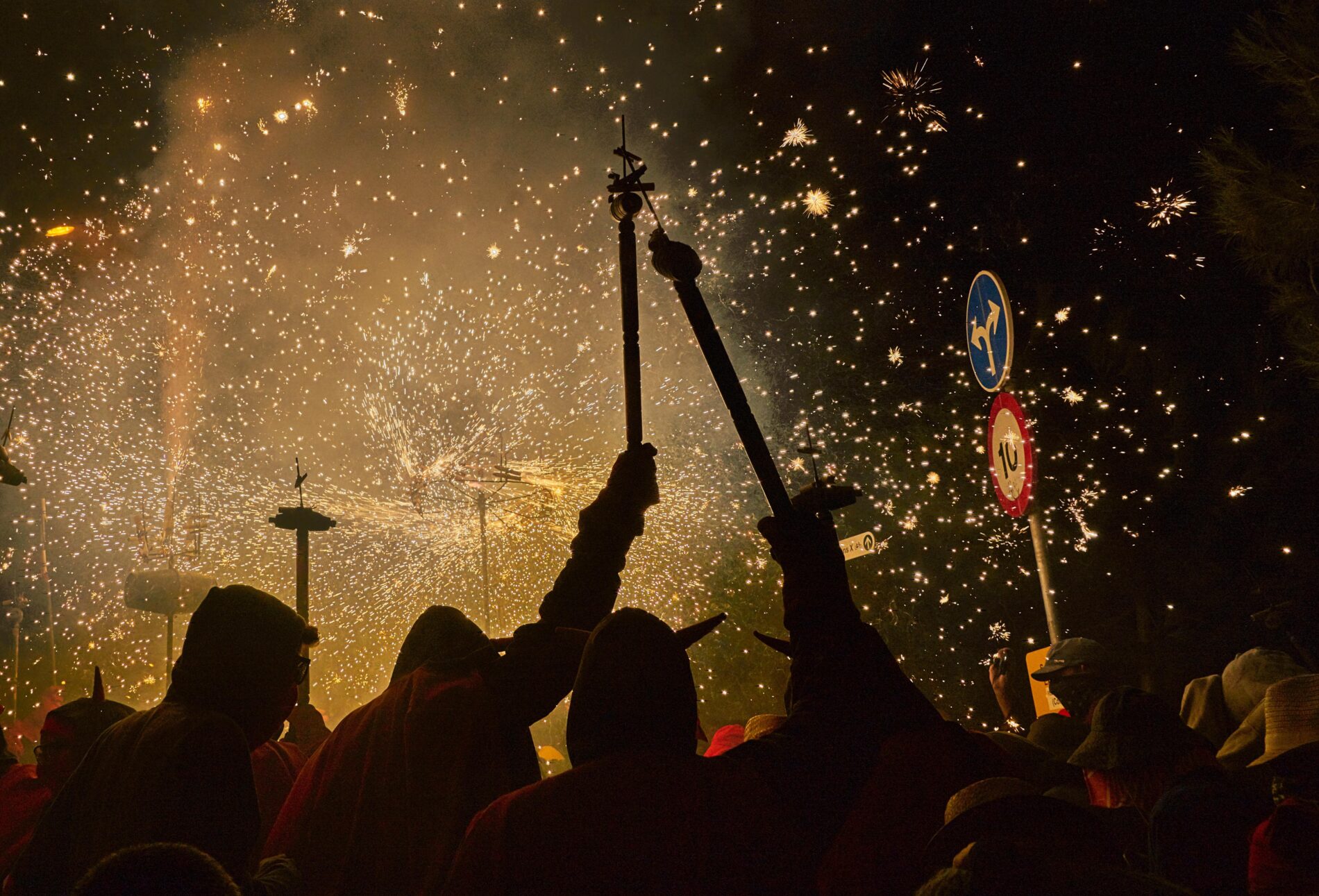 correfoc catalan fire tradition 2022 11 02 00 01 09 utc 1 Celebrar San Juan en Mallorca: todo lo que debes saber