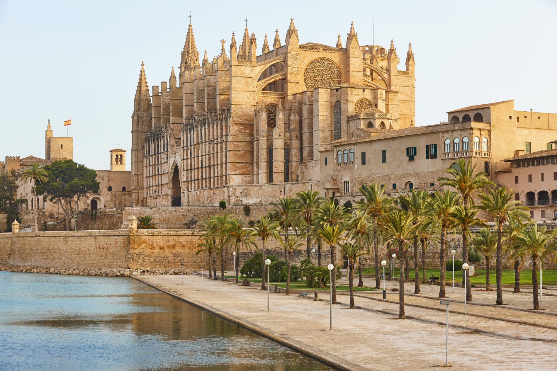 palma de mallorca cathedral balearic islands spa 2022 04 23 03 25 59 utc min Art and culture in Mallorca: a journey through its historical heritage