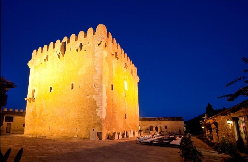 Visit the Tower of Canyamel: A hidden medieval treasure among orange trees