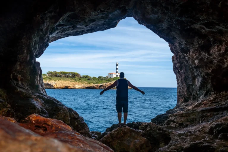 tourist-enjoying-freedom-in-the-arc-natural-cave-i-2025-01-16-13-48-56-utc