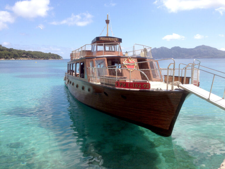 robinson boat