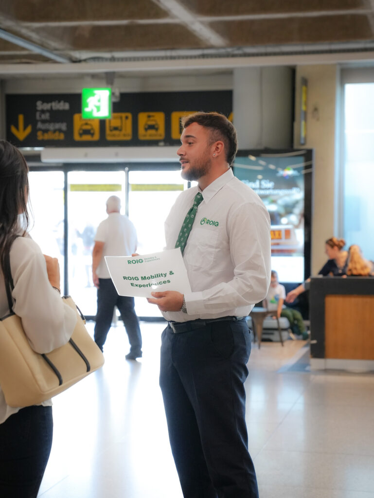 DSC07655 Meeting point at Palma Airport