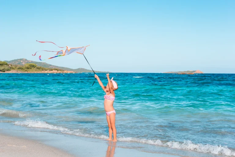 little running girl with flying kite on tropical b 2026 01 08 00 24 15 utc pagina de inicio