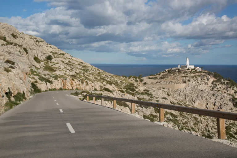 lighthouse and road at formentor majorca spain 2026 01 09 14 44 52 utc pagina de inicio